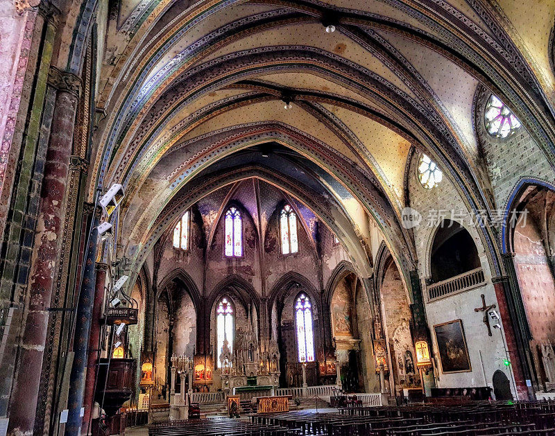 Mirepoix Cathedral(法语:cathdrale Saint-Maurice de Mirepoix)是一座罗马天主教堂，位于法国ariges的西南部城镇Mirepoix。